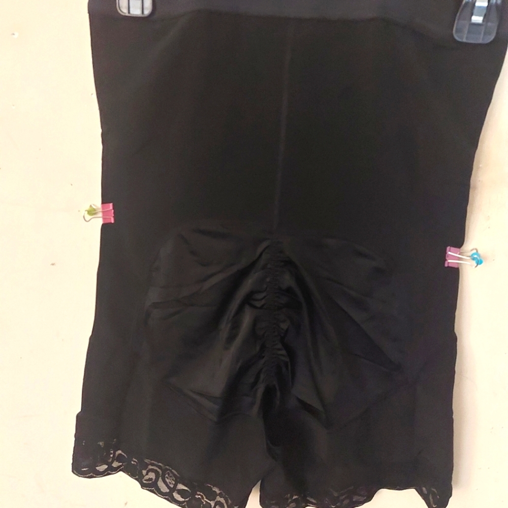 Shape Wear - Picture 3 of 6